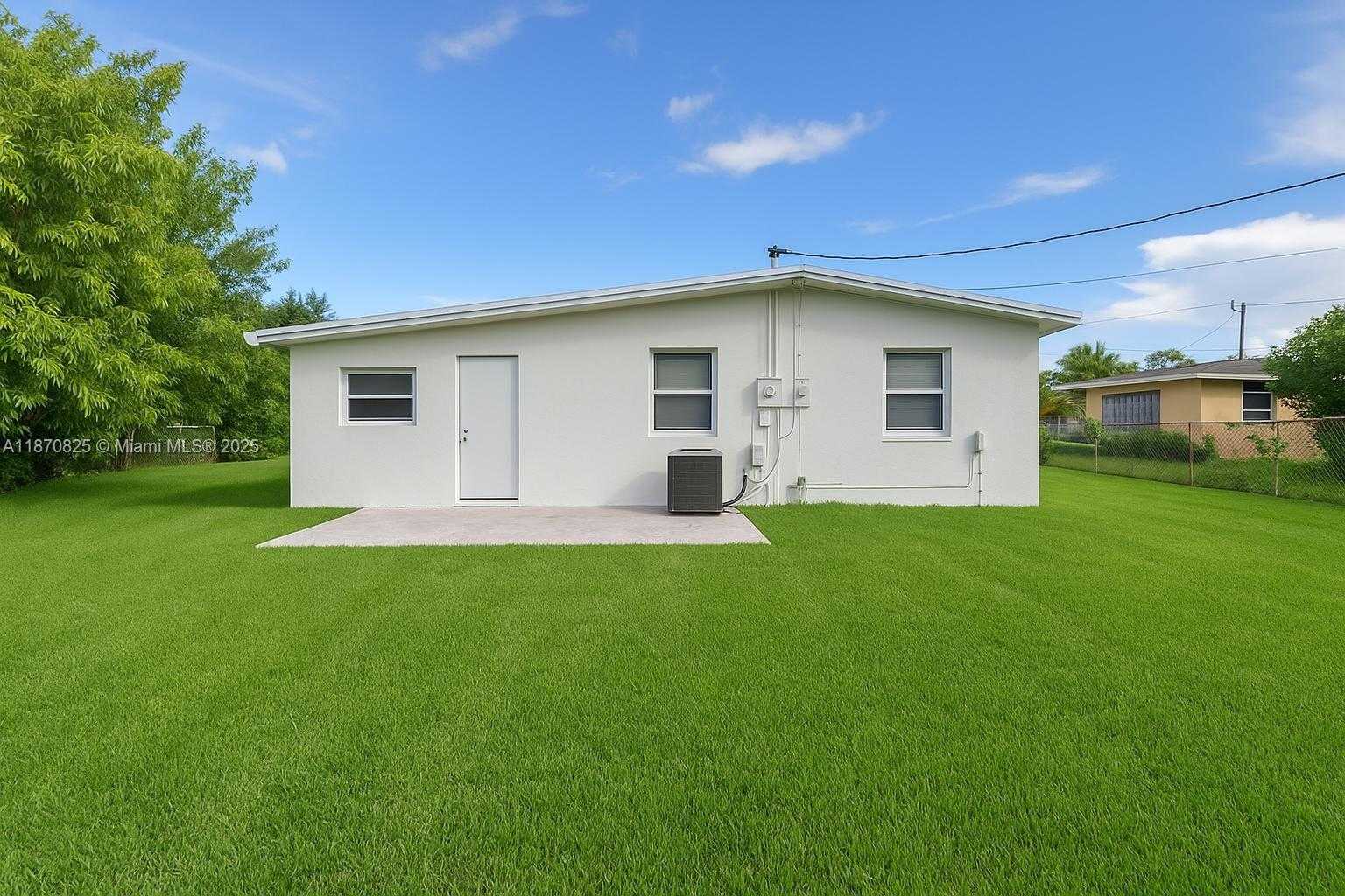 Small Image of 1400 NORTH EAST 43RD CT, Pompano Beach Number 12
