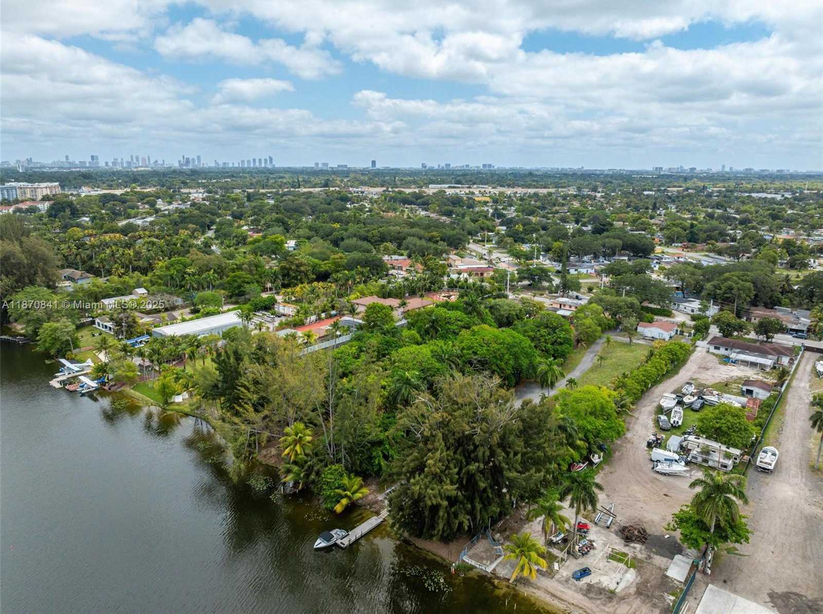 Small Image of 15100 NORTH WEST RIVER DR, Miami Number 23