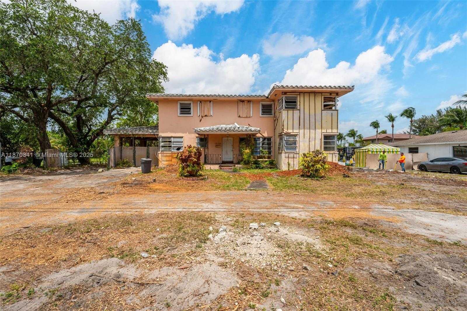 Small Image of 15100 NORTH WEST RIVER DR, Miami Number 27