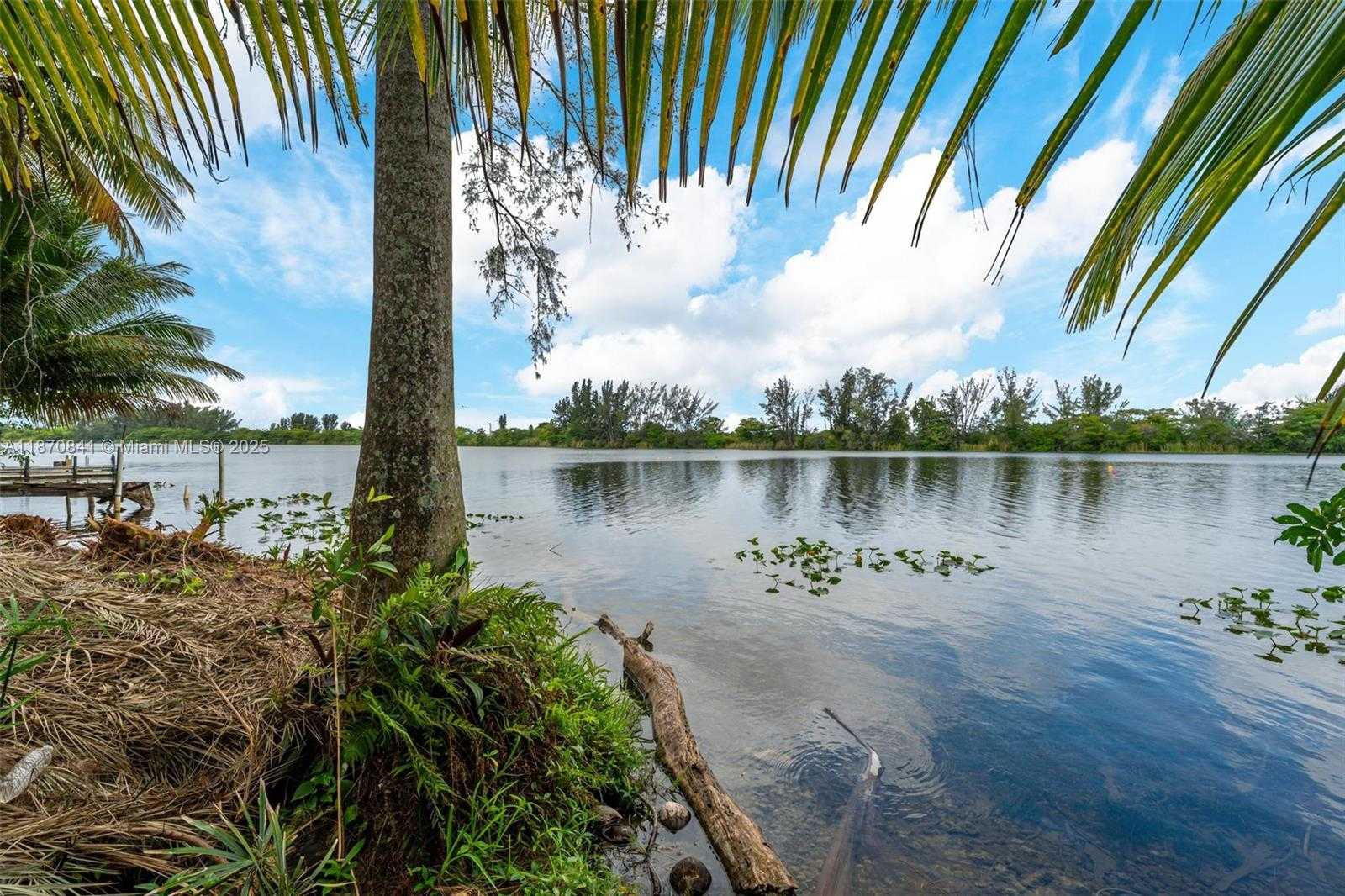Small Image of 15100 NORTH WEST RIVER DR, Miami Number 30