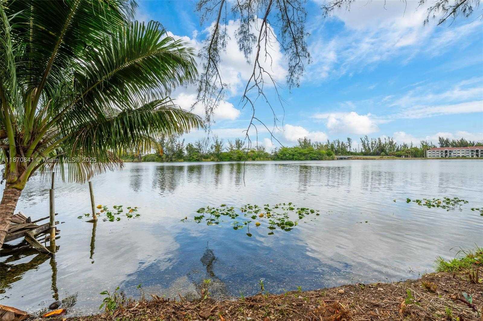 Small Image of 15100 NORTH WEST RIVER DR, Miami Number 32