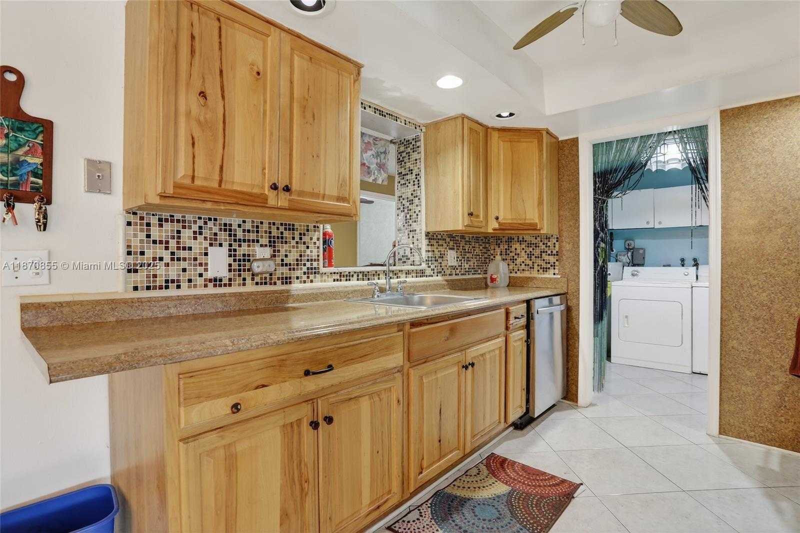 Small Image of 7201 SOUTH WEST 4TH CT, North Lauderdale Number 14