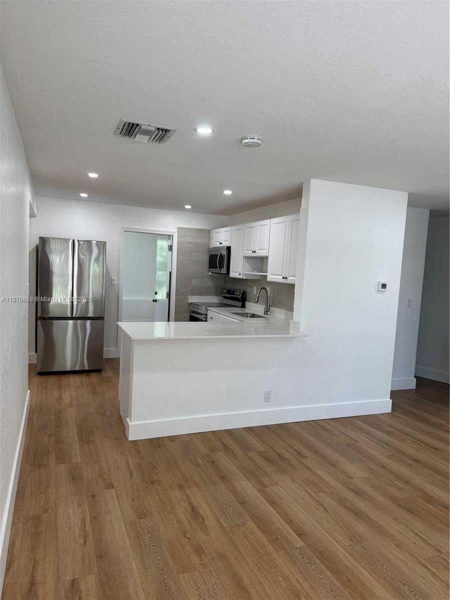 Small Image of 1611 NORTH EAST 32ND PL, Pompano Beach Number 2