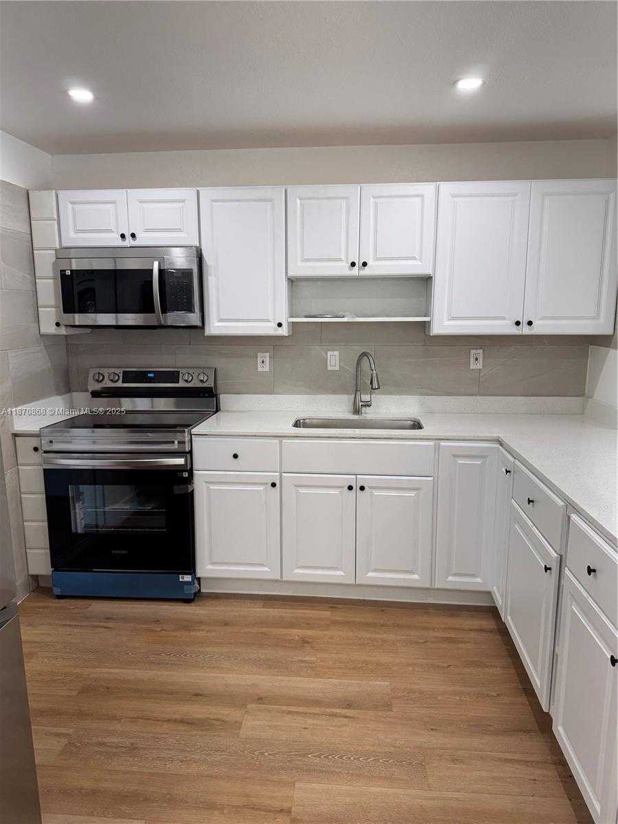 Small Image of 1611 NORTH EAST 32ND PL, Pompano Beach Number 3