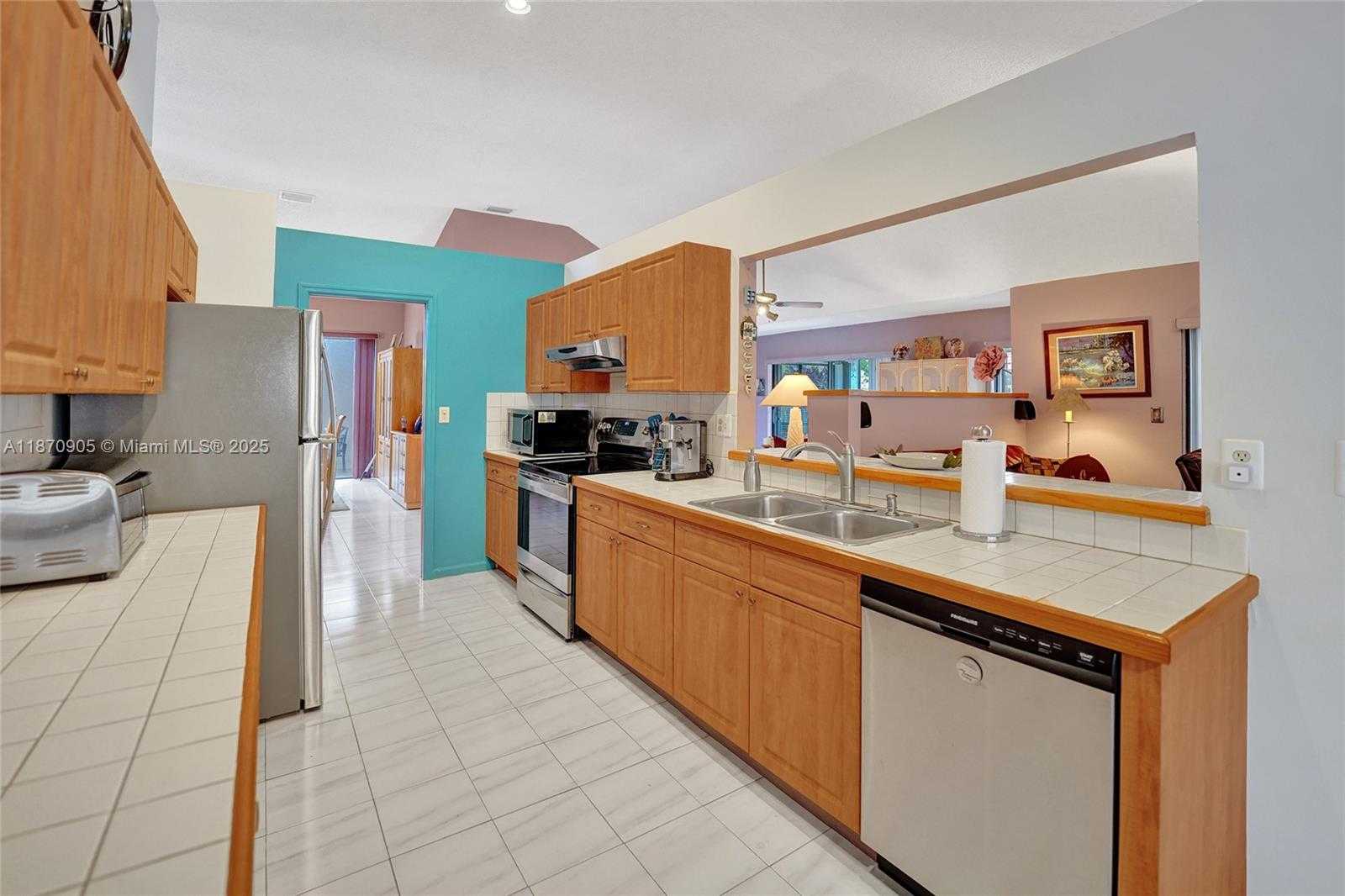 Small Image of 11590 SOUTH WEST 9TH CT, Pembroke Pines Number 25