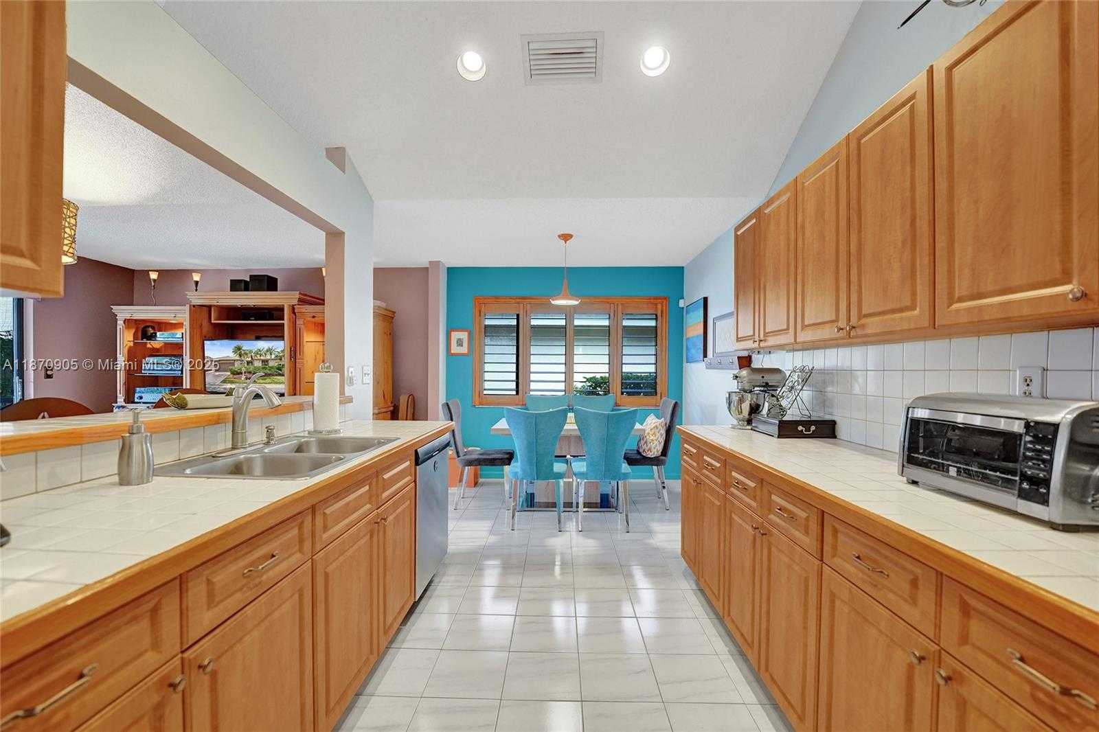 Small Image of 11590 SOUTH WEST 9TH CT, Pembroke Pines Number 27
