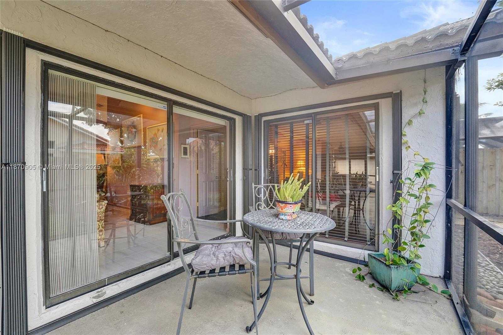 Small Image of 11590 SOUTH WEST 9TH CT, Pembroke Pines Number 50