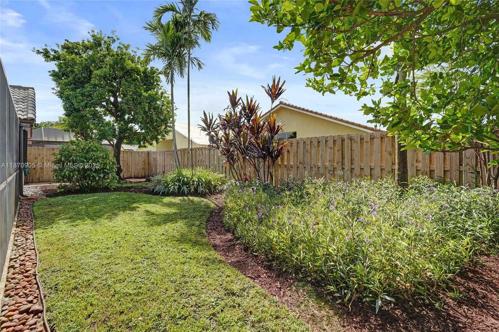 Small Image of 11590 SOUTH WEST 9TH CT, Pembroke Pines Number 54