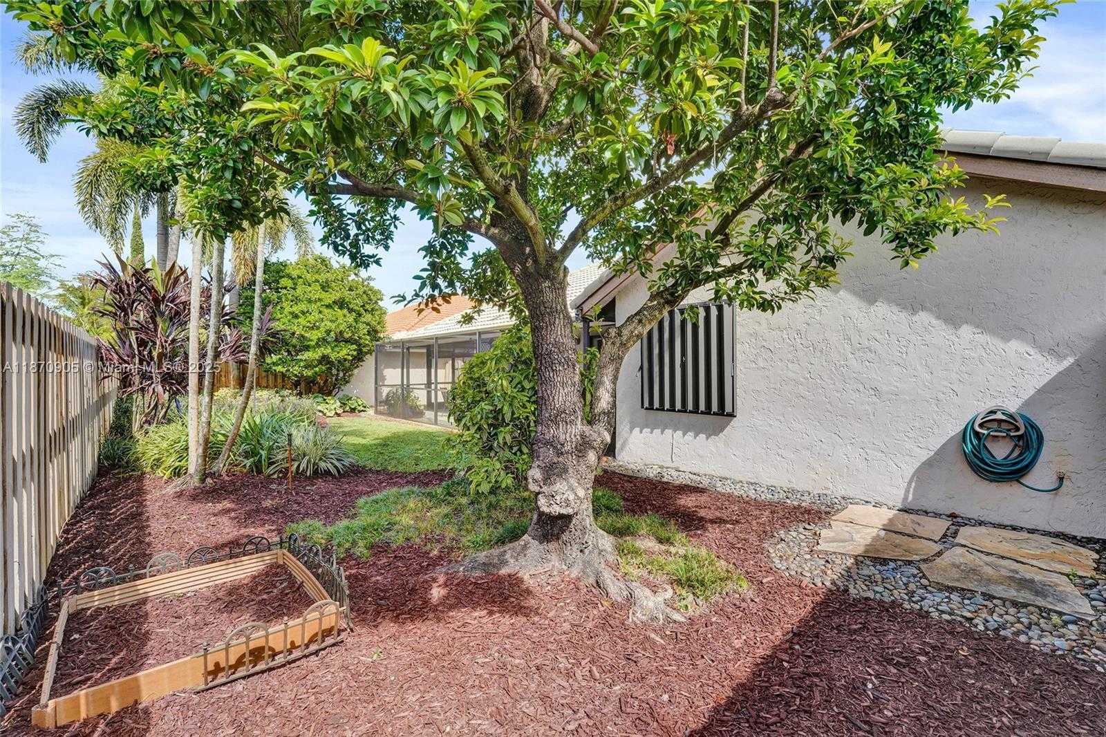 Small Image of 11590 SOUTH WEST 9TH CT, Pembroke Pines Number 58