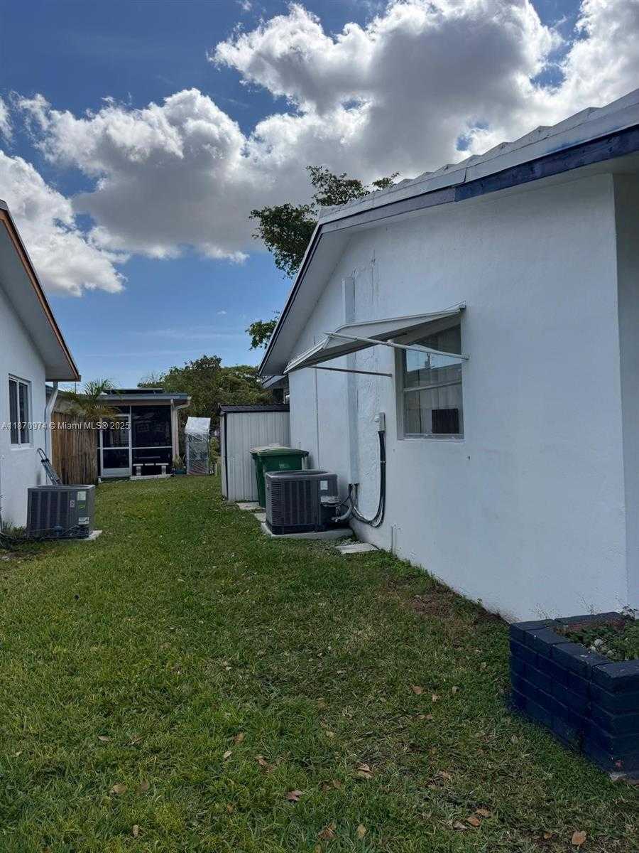 Small Image of 4808 NORTH WEST 27TH TER, Tamarac Number 15