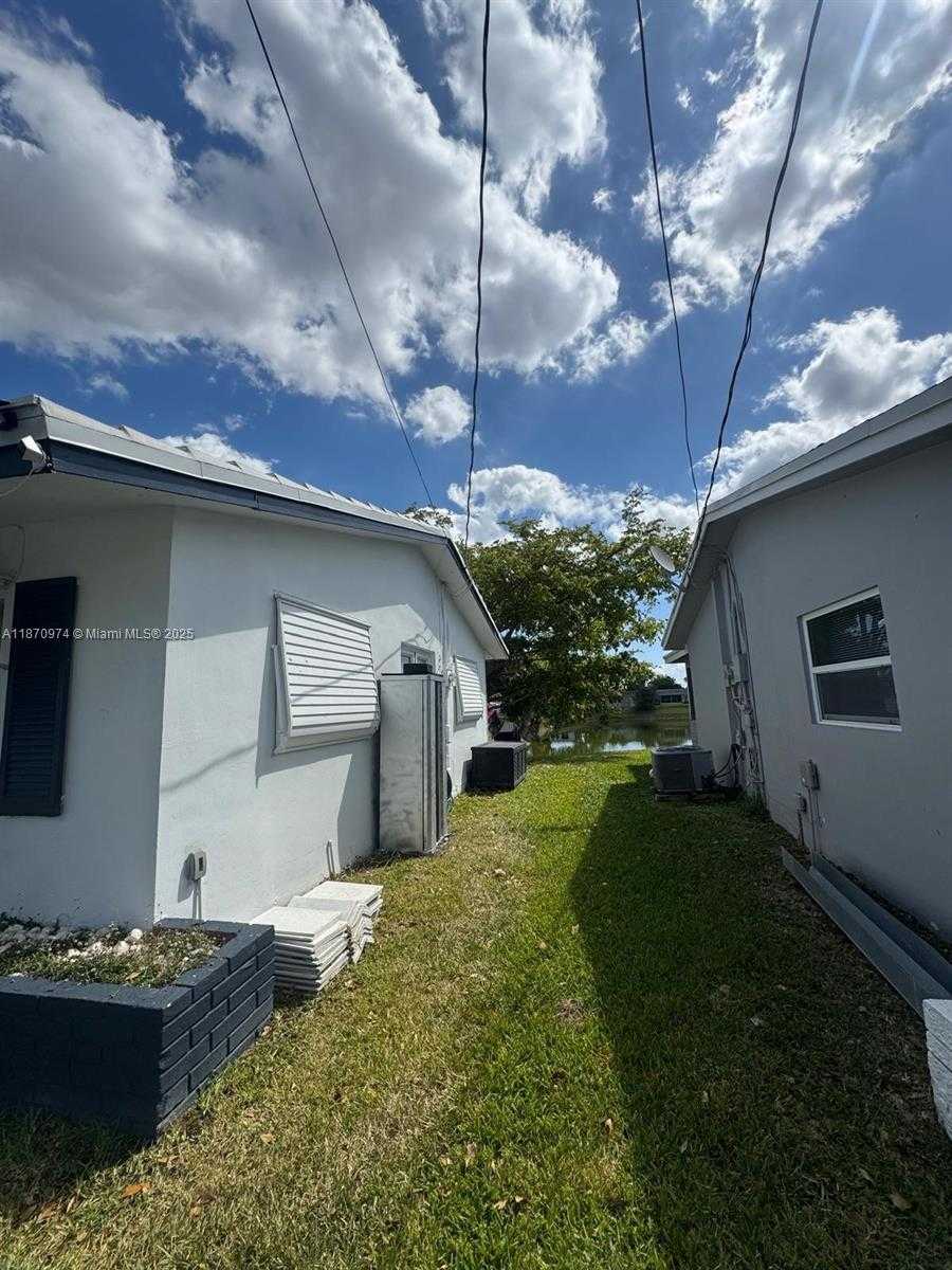 Small Image of 4808 NORTH WEST 27TH TER, Tamarac Number 17