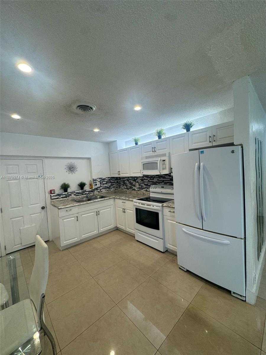 Small Image of 4808 NORTH WEST 27TH TER, Tamarac Number 2