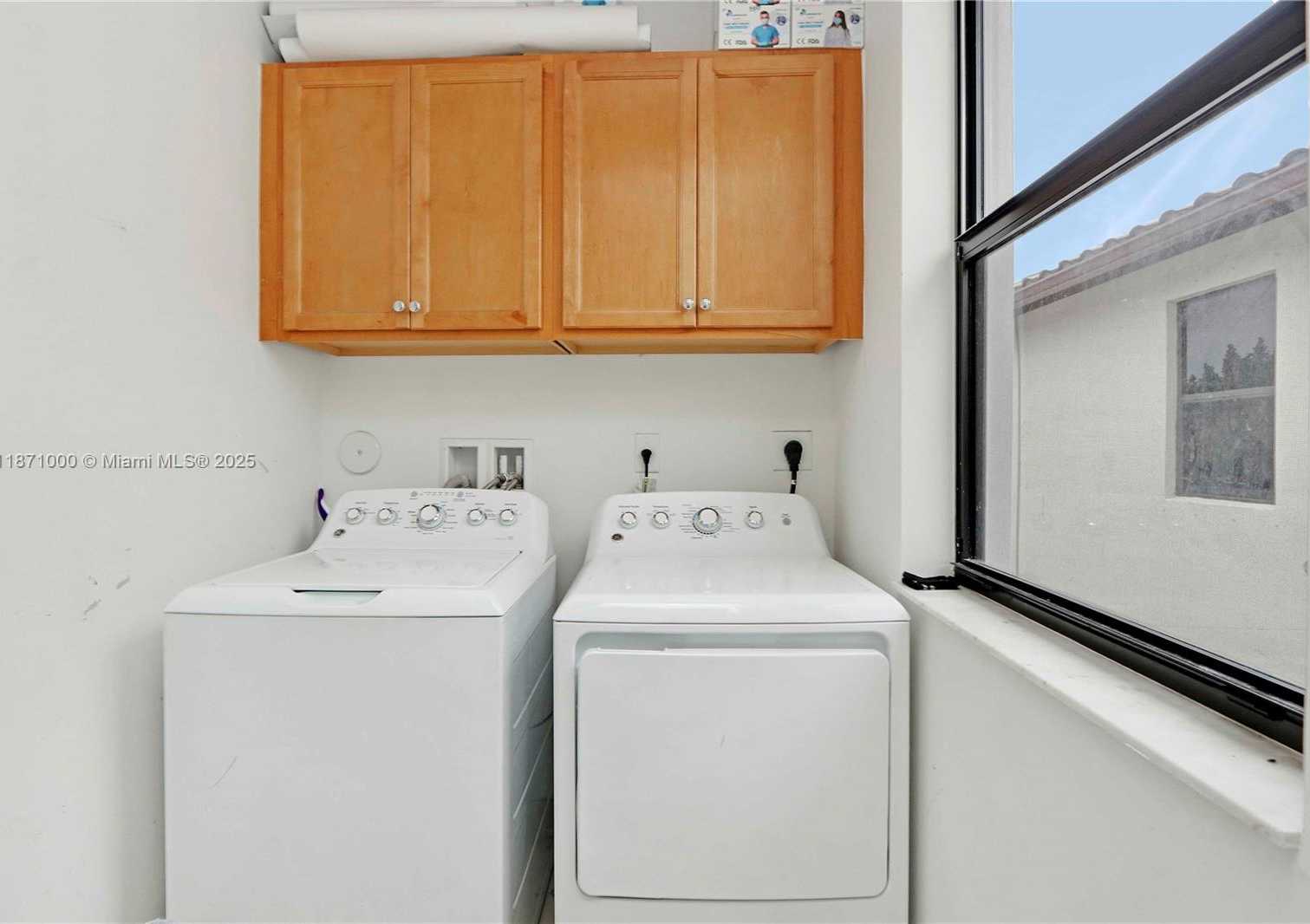 Small Image of 3293 WEST 98TH PL, Hialeah Number 20