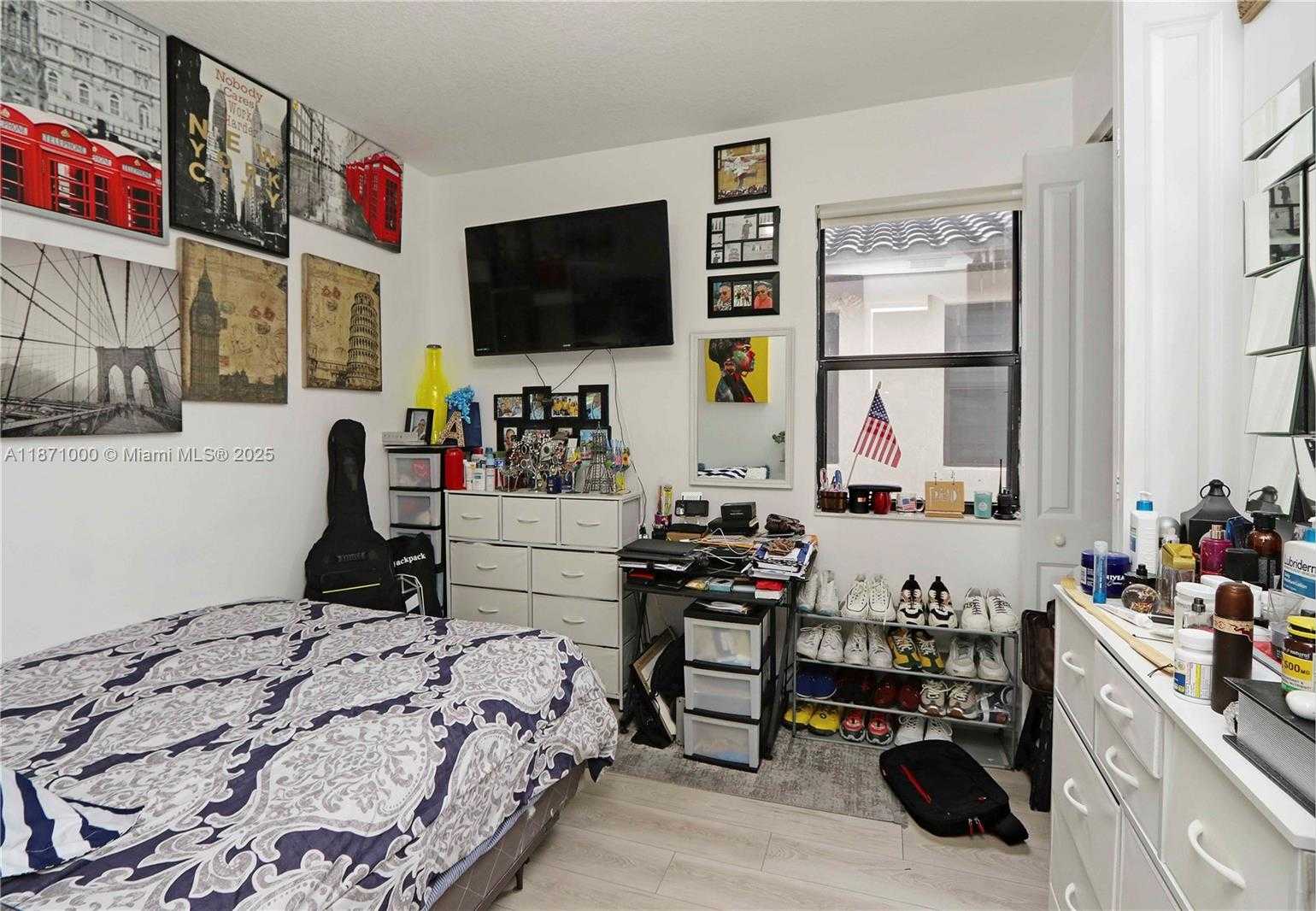 Small Image of 3293 WEST 98TH PL, Hialeah Number 21