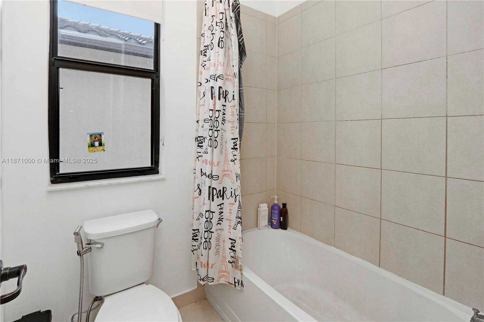 Small Image of 3293 WEST 98TH PL, Hialeah Number 24