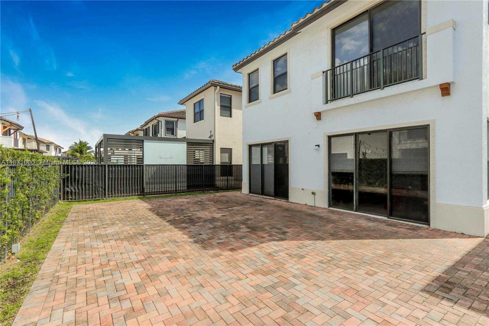 Small Image of 3293 WEST 98TH PL, Hialeah Number 30