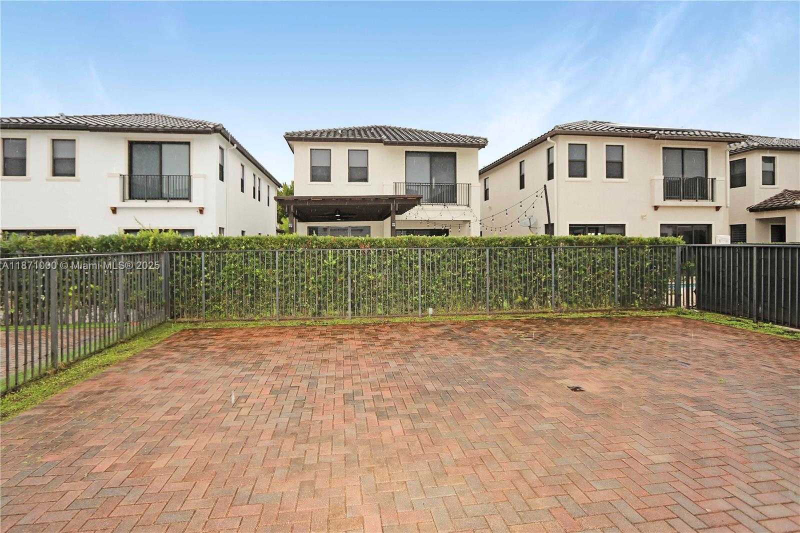 Small Image of 3293 WEST 98TH PL, Hialeah Number 31