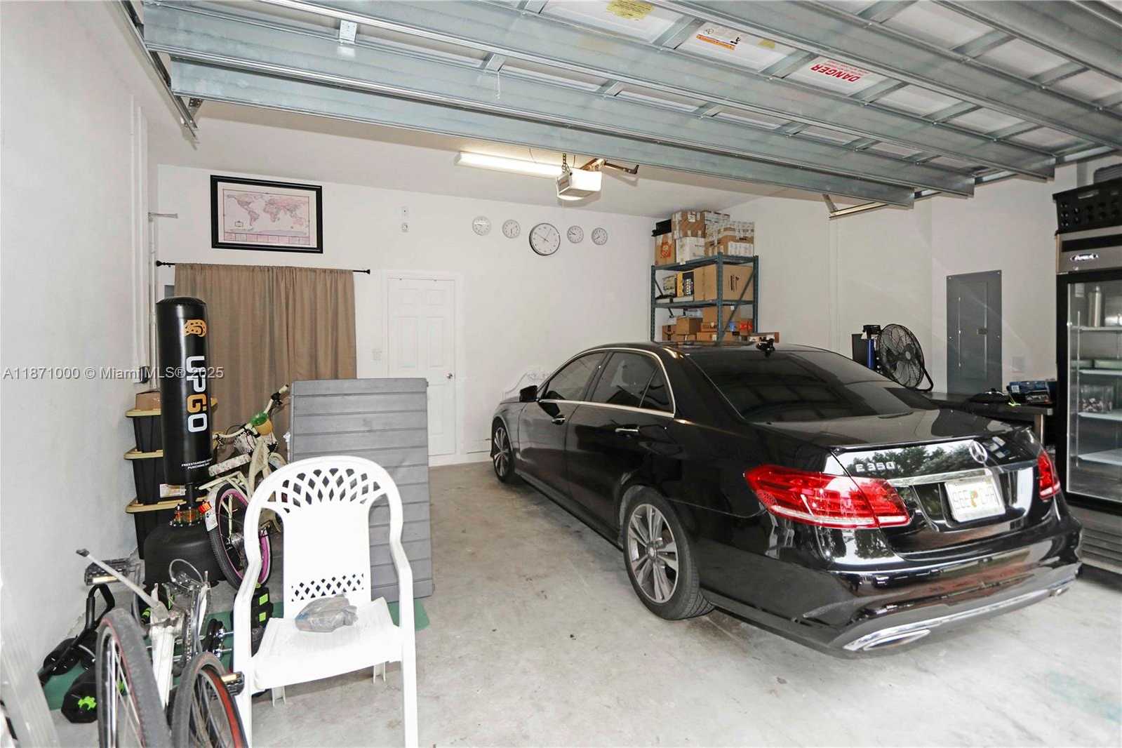 Small Image of 3293 WEST 98TH PL, Hialeah Number 32
