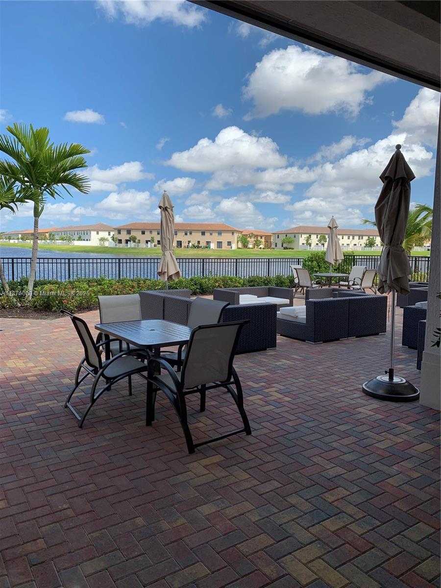 Small Image of 3293 WEST 98TH PL, Hialeah Number 45