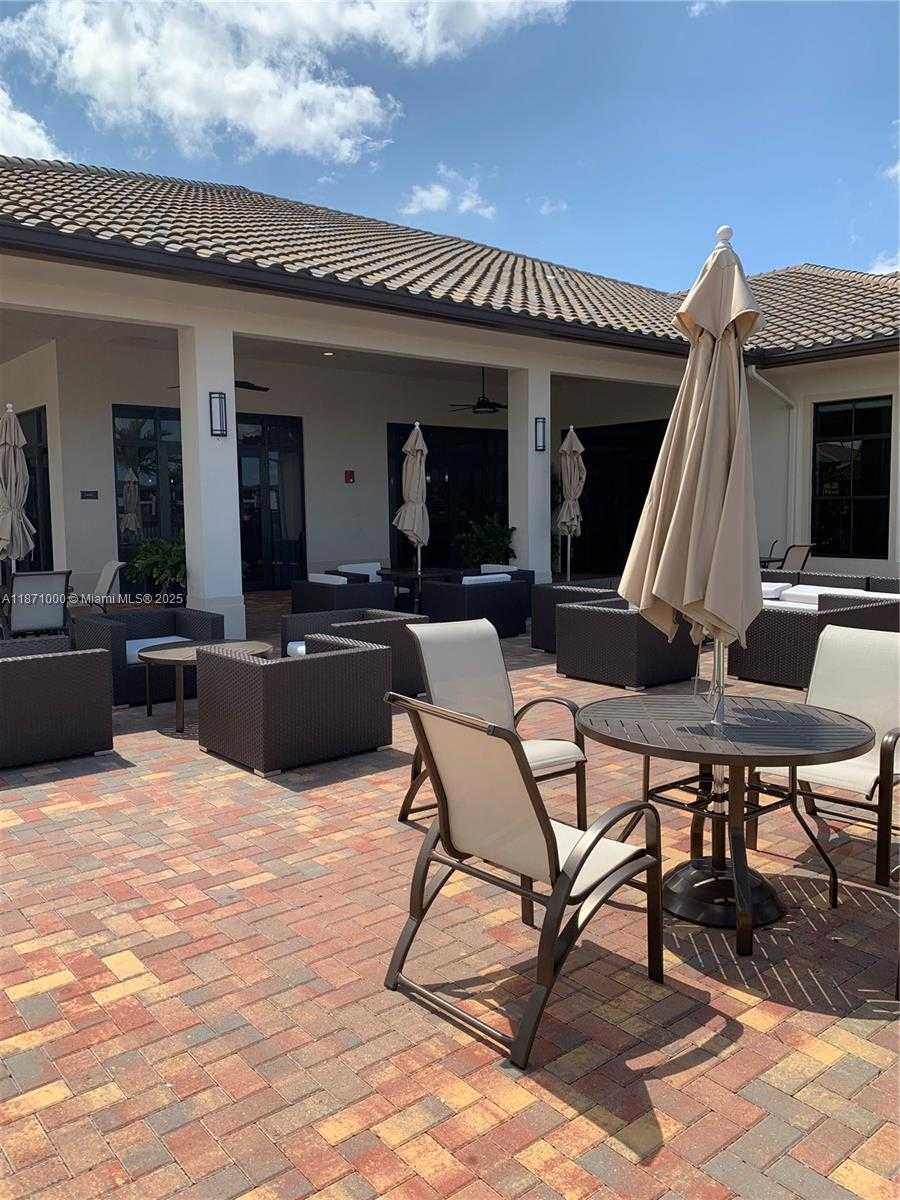 Small Image of 3293 WEST 98TH PL, Hialeah Number 47