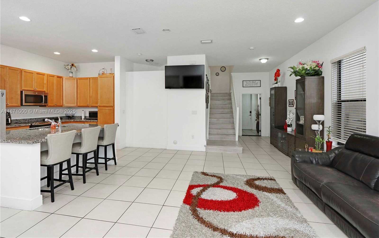 Small Image of 3293 WEST 98TH PL, Hialeah Number 6