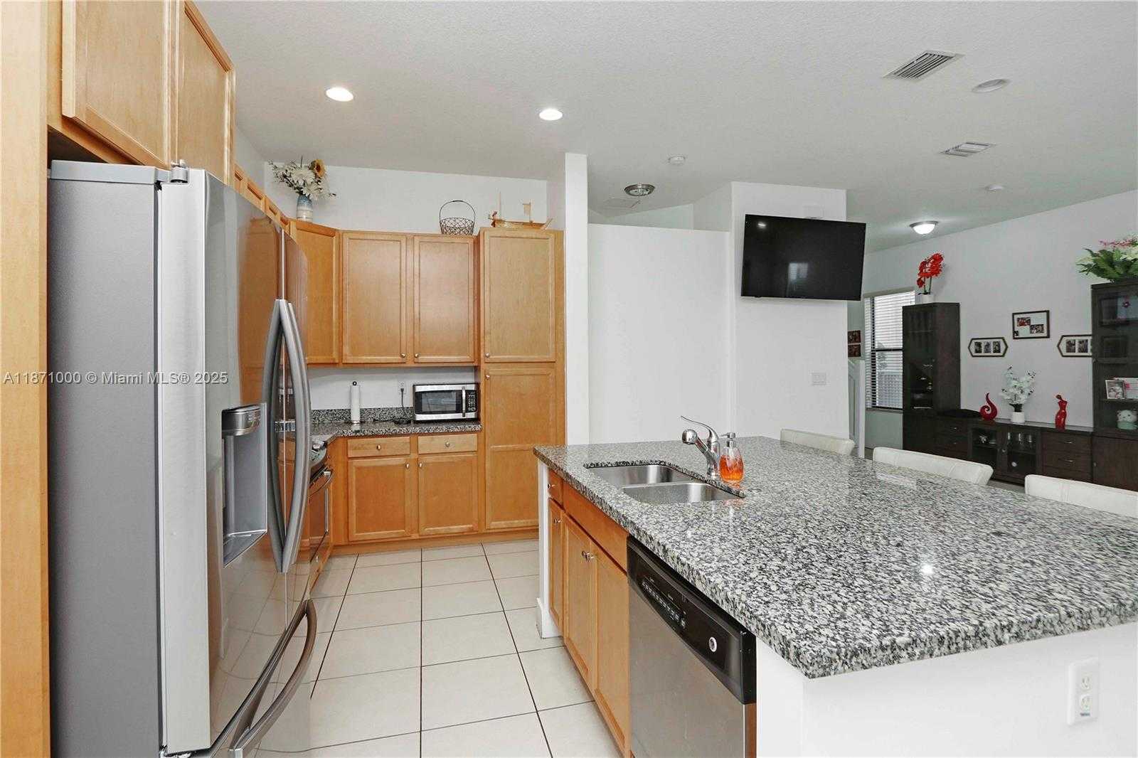 Small Image of 3293 WEST 98TH PL, Hialeah Number 8