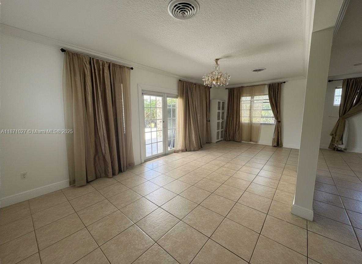 Small Image of 9460 CARIBBEAN BLVD, Cutler Bay Number 7