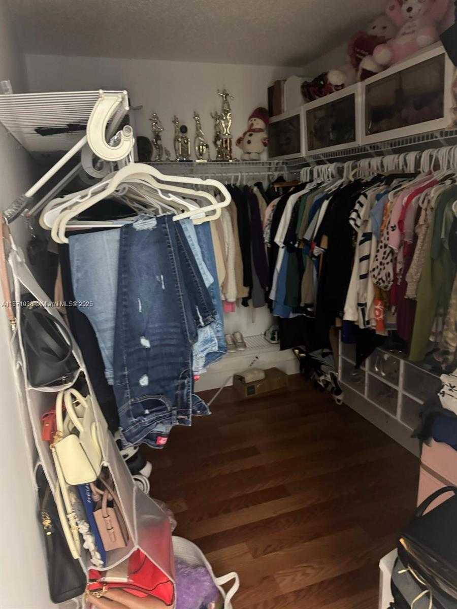 Small Image of 17384 SOUTH WEST 138 CT, Miami Number 11
