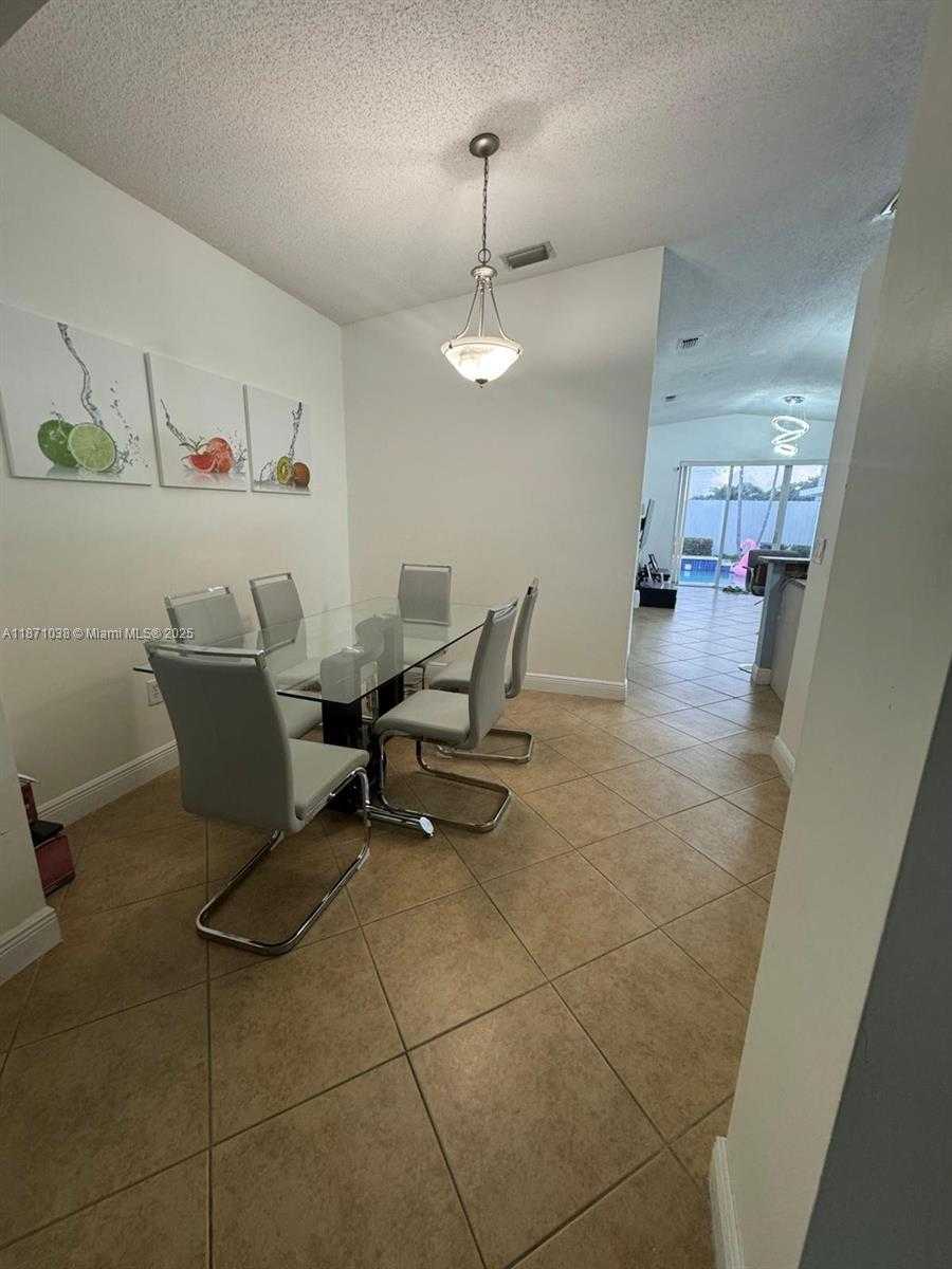 Small Image of 17384 SOUTH WEST 138 CT, Miami Number 12
