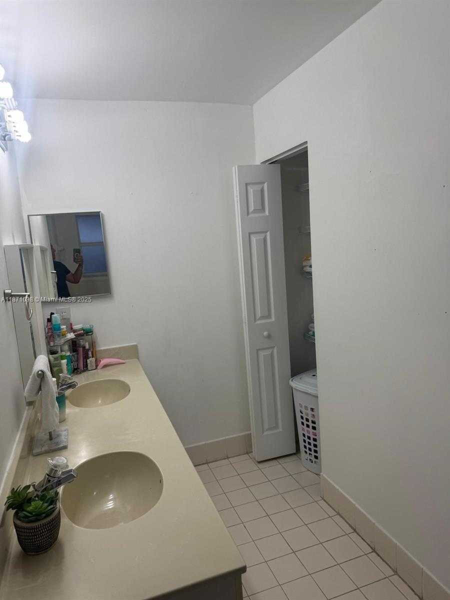 Small Image of 17384 SOUTH WEST 138 CT, Miami Number 13