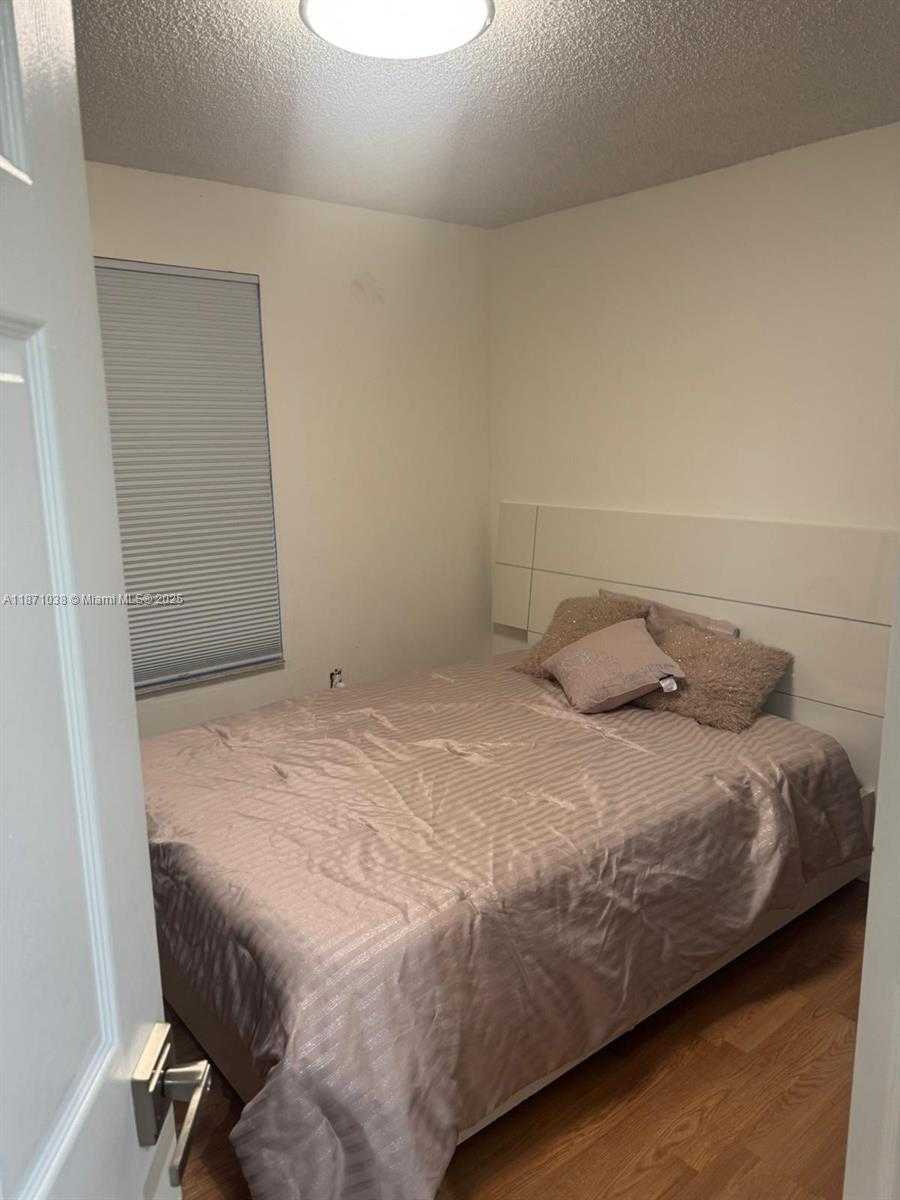 Small Image of 17384 SOUTH WEST 138 CT, Miami Number 16