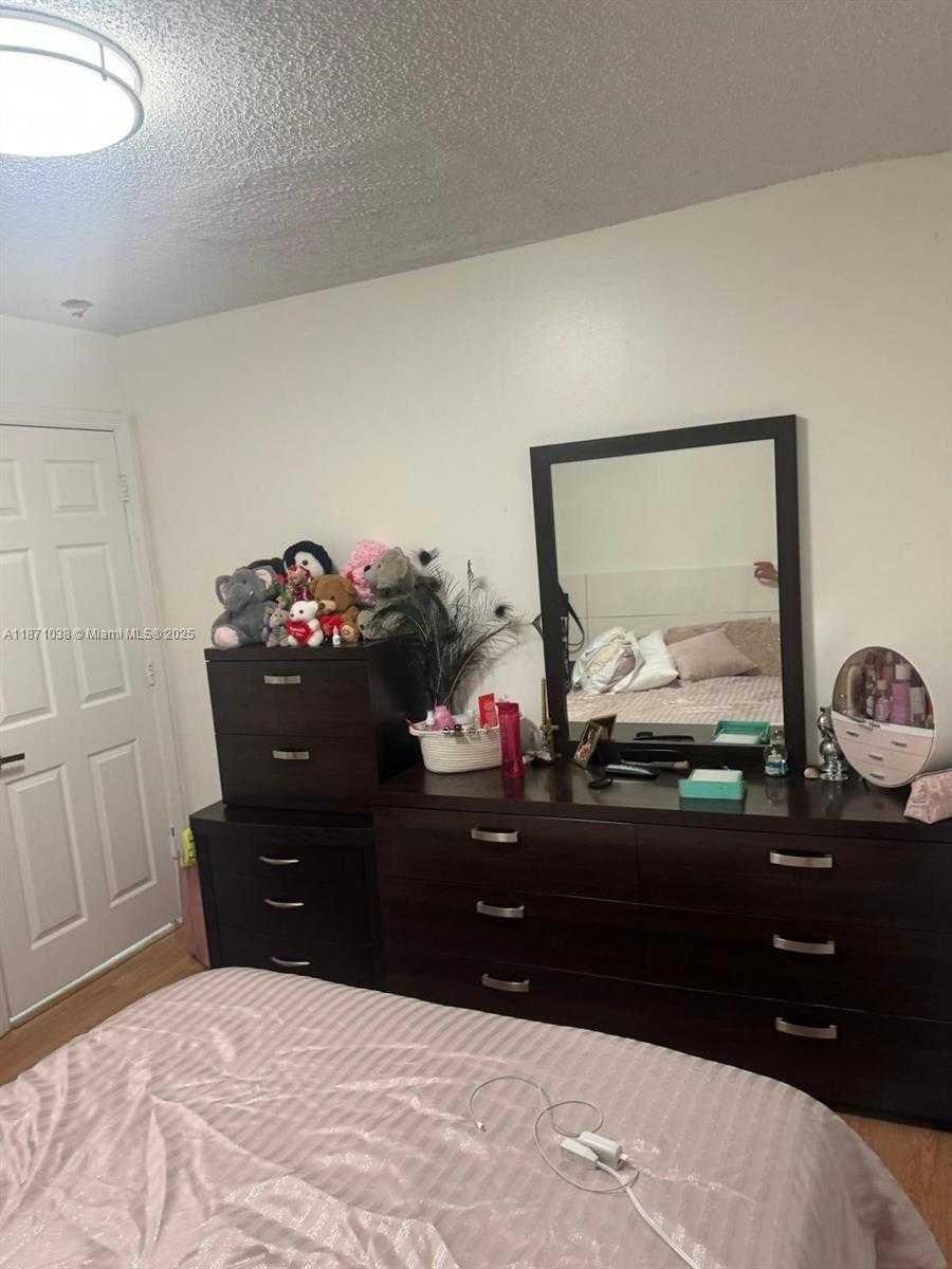 Small Image of 17384 SOUTH WEST 138 CT, Miami Number 17