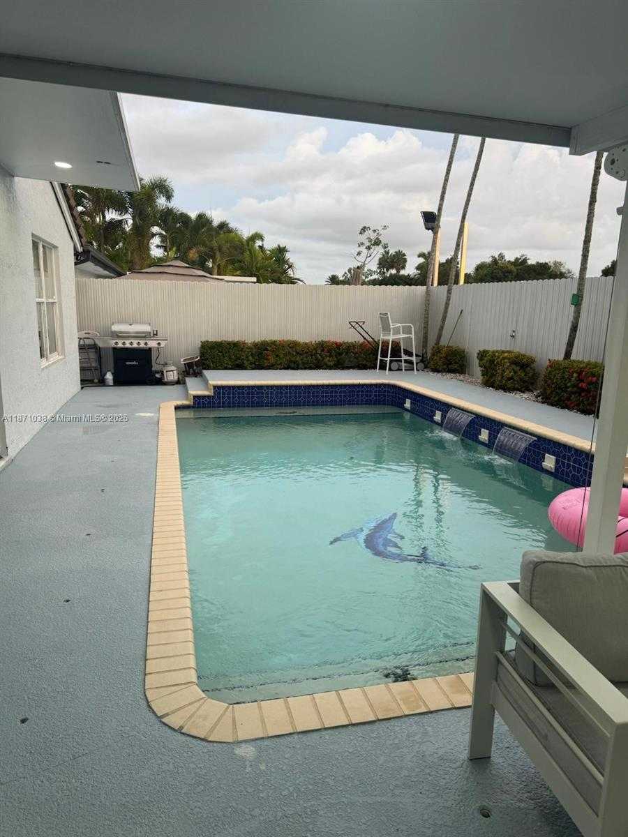Small Image of 17384 SOUTH WEST 138 CT, Miami Number 22