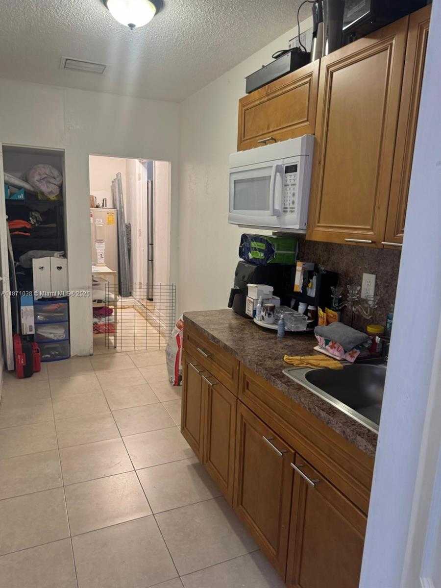 Small Image of 17384 SOUTH WEST 138 CT, Miami Number 27