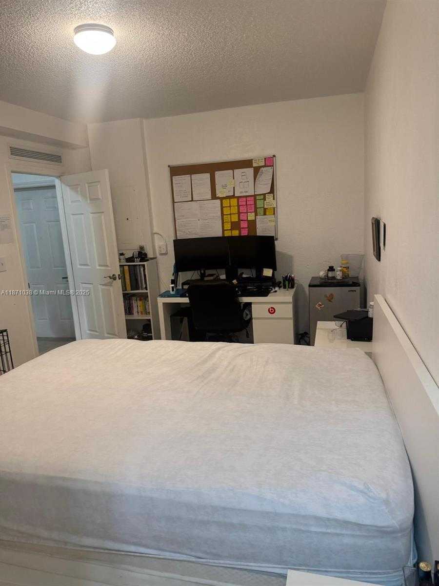 Small Image of 17384 SOUTH WEST 138 CT, Miami Number 28