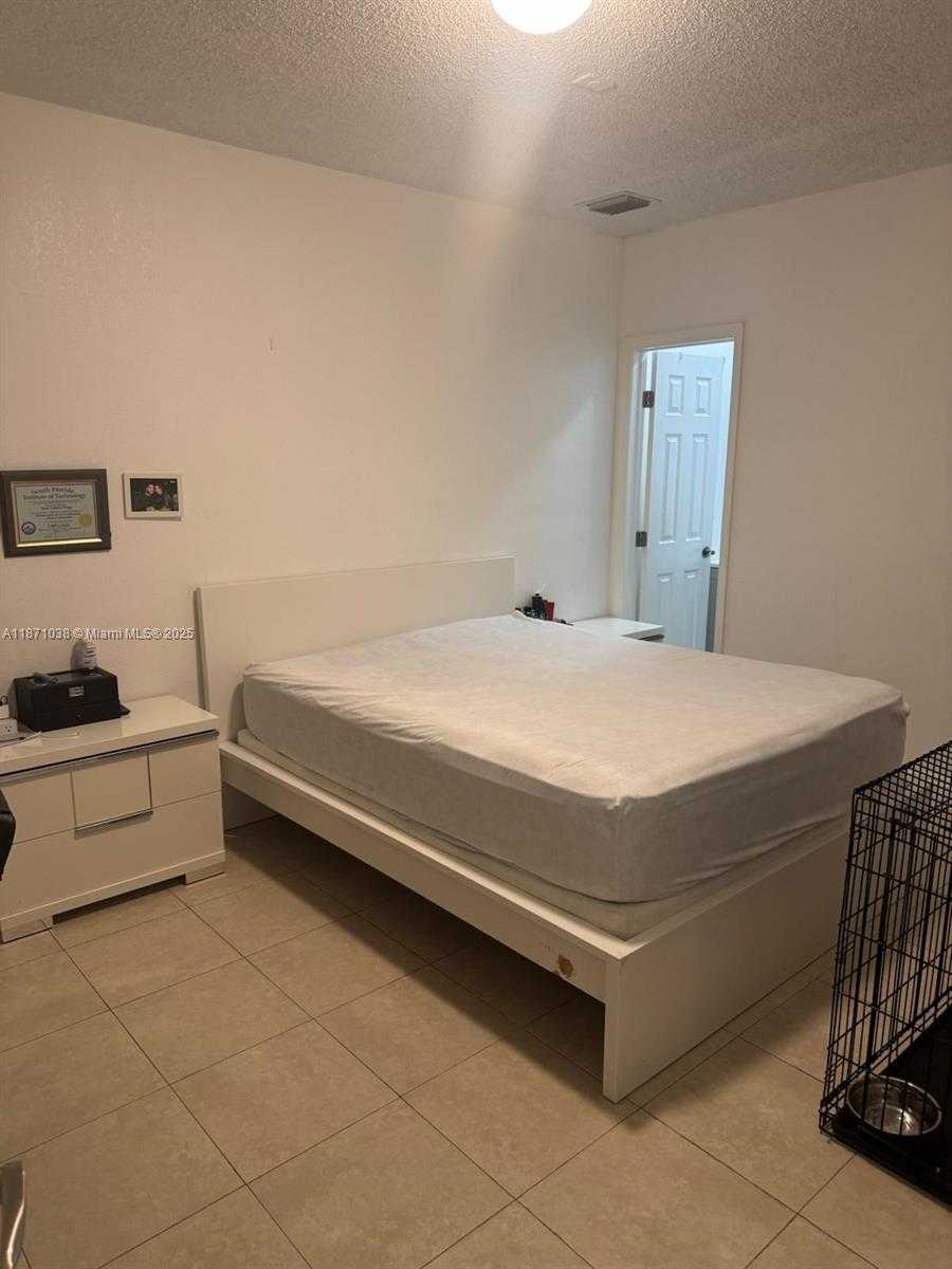 Small Image of 17384 SOUTH WEST 138 CT, Miami Number 29
