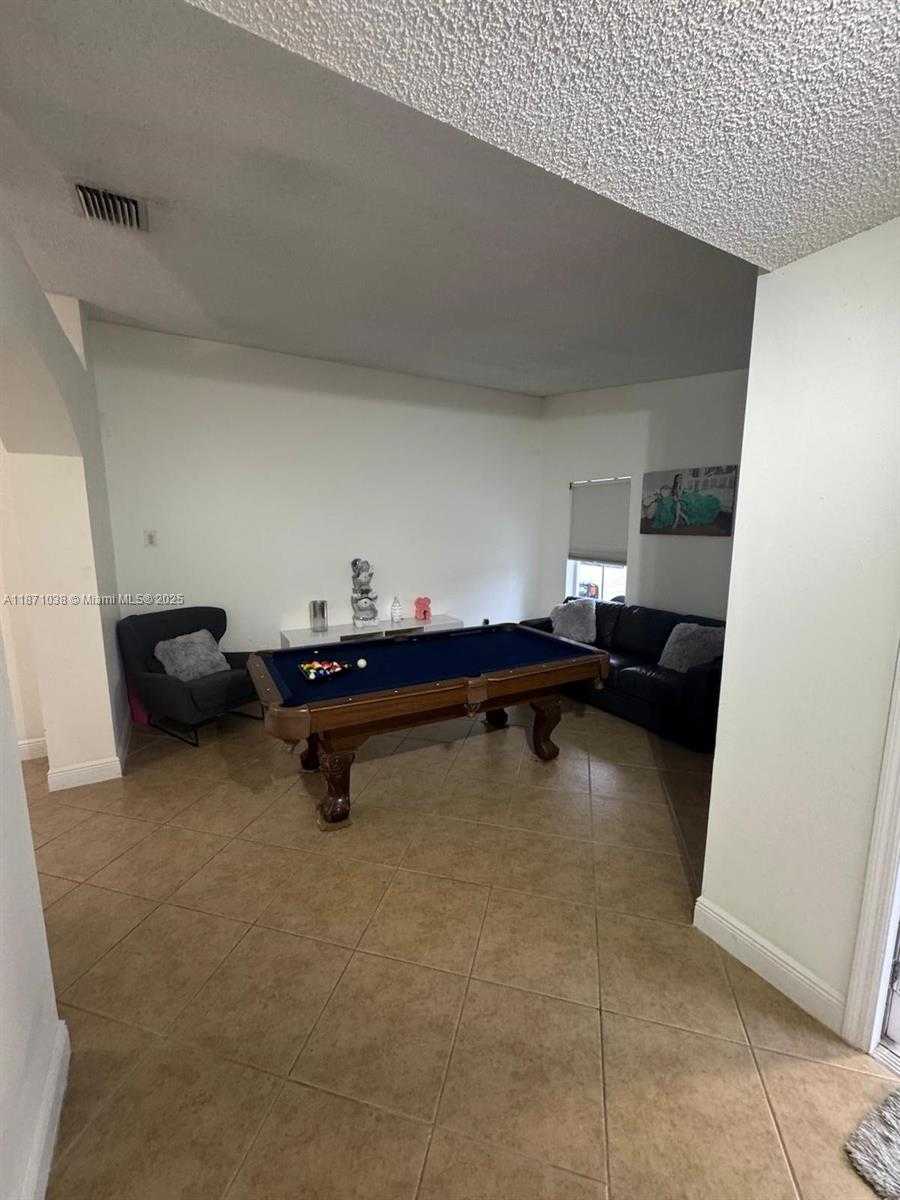 Small Image of 17384 SOUTH WEST 138 CT, Miami Number 4