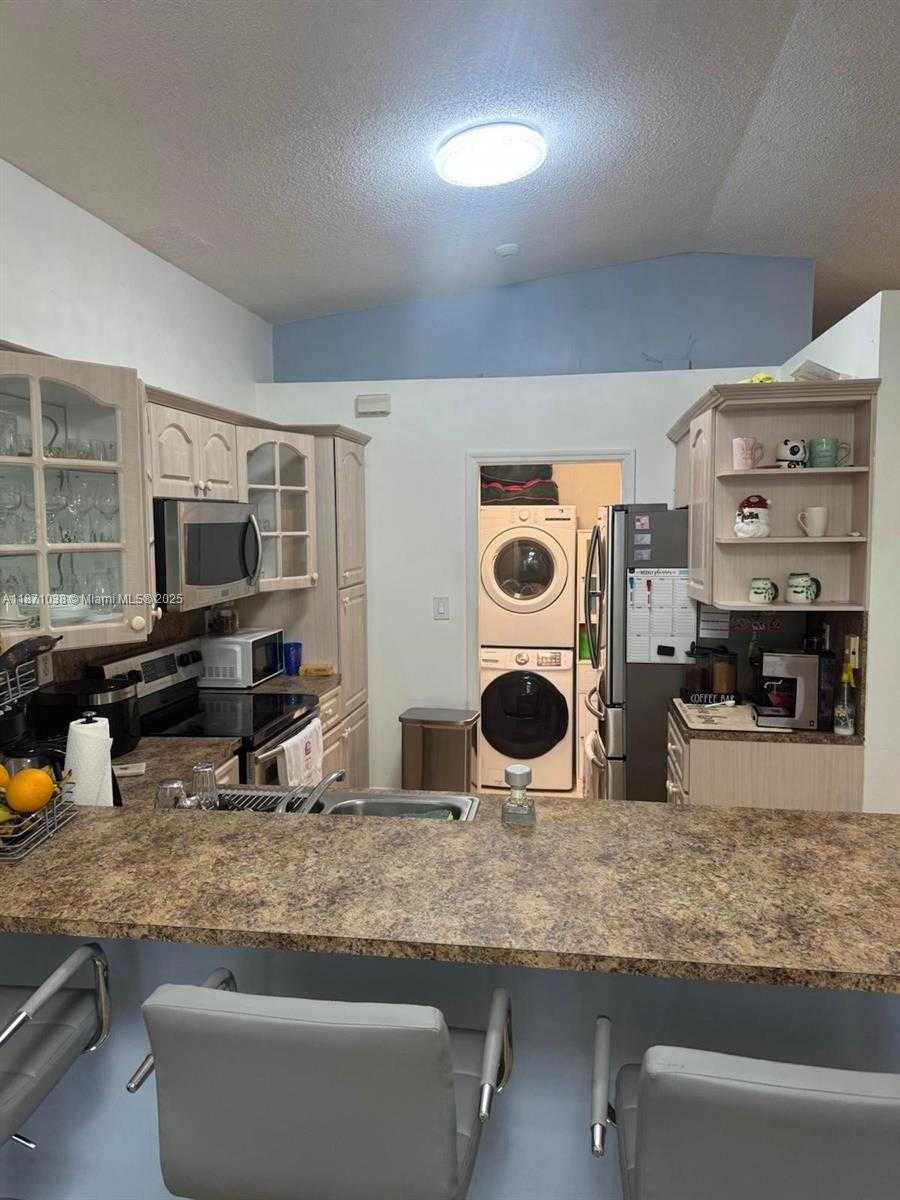 Small Image of 17384 SOUTH WEST 138 CT, Miami Number 5