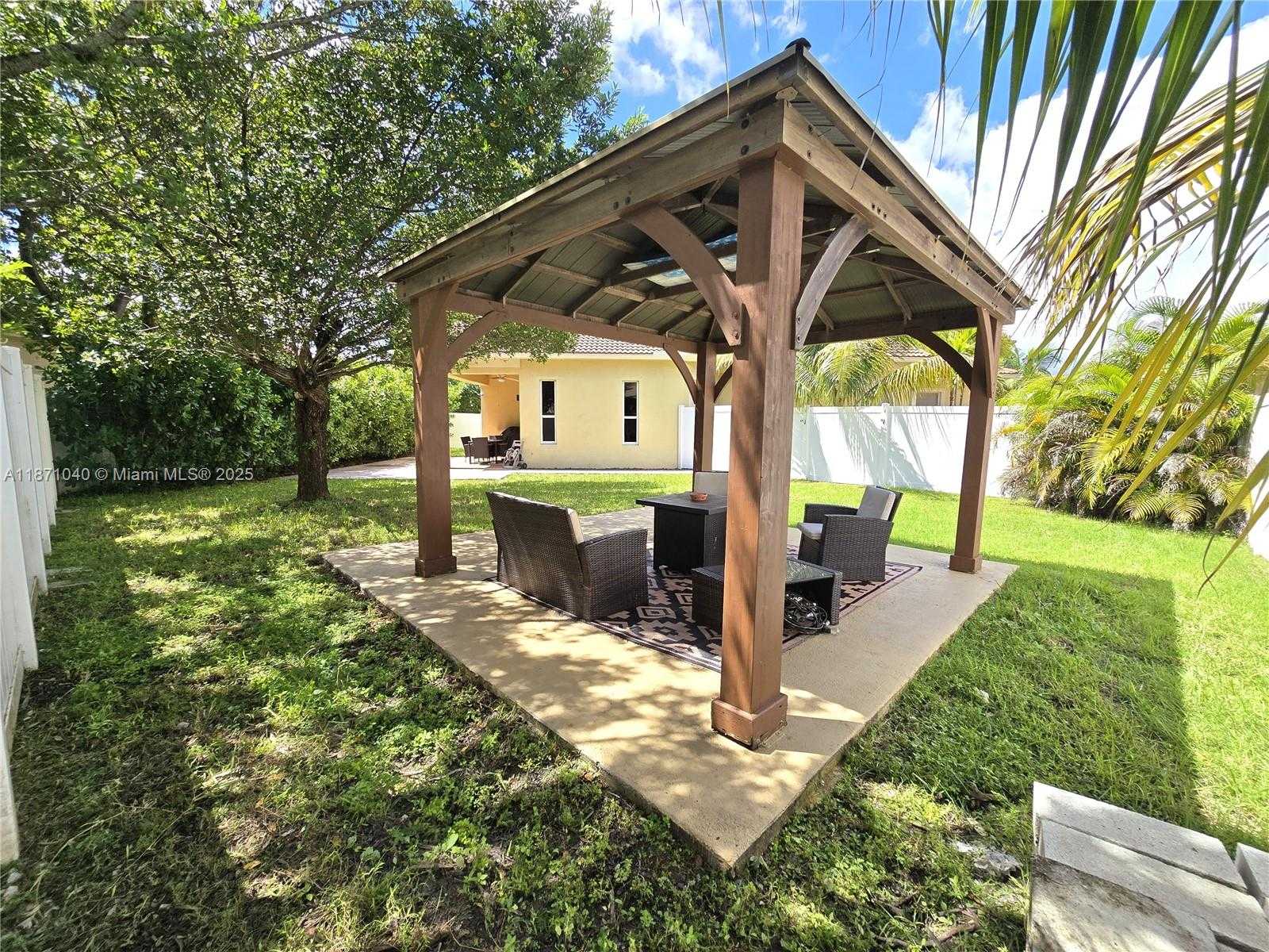 Small Image of 2226 PORTOFINO AVE, Homestead Number 33