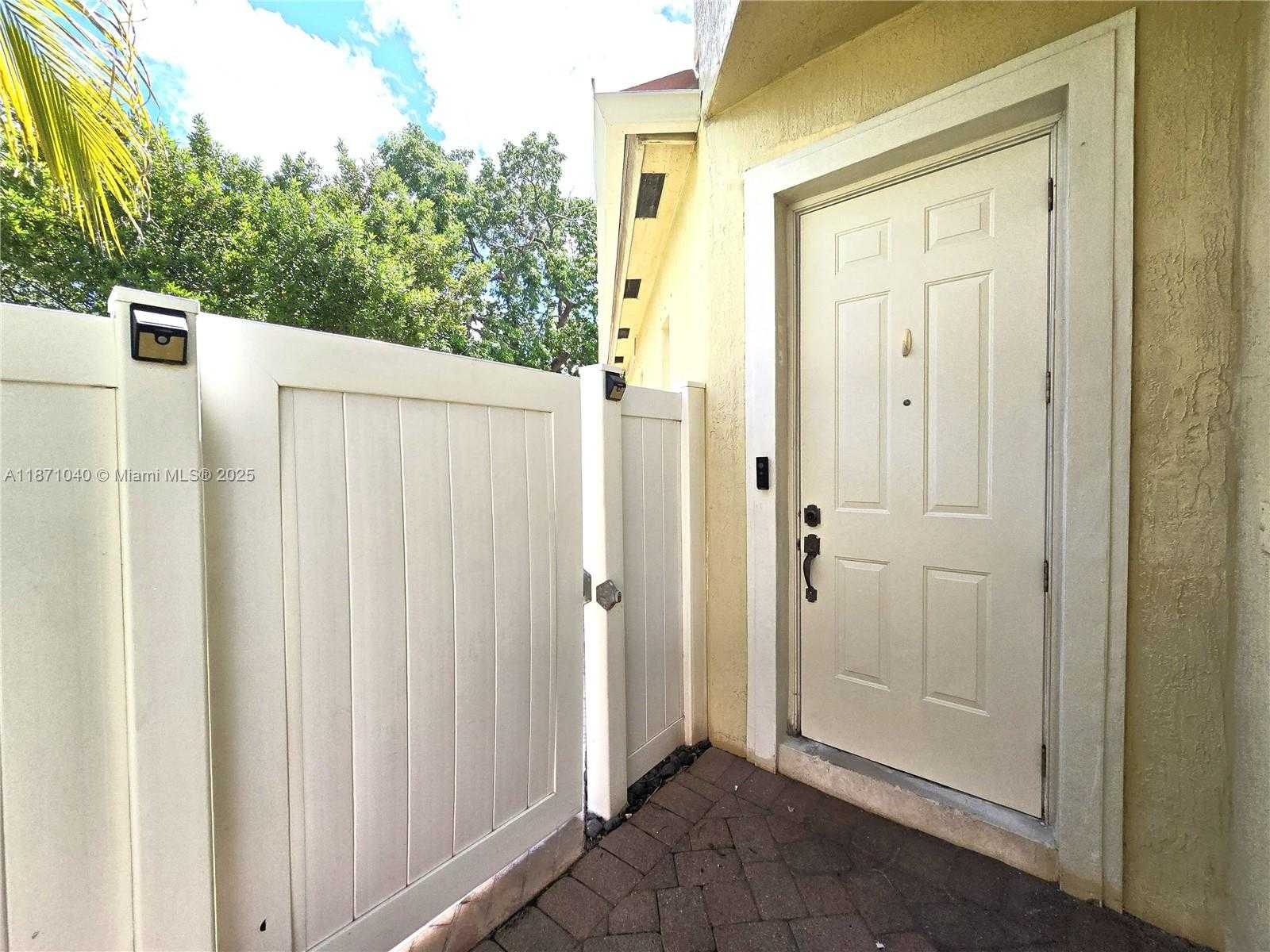 Small Image of 2226 PORTOFINO AVE, Homestead Number 4