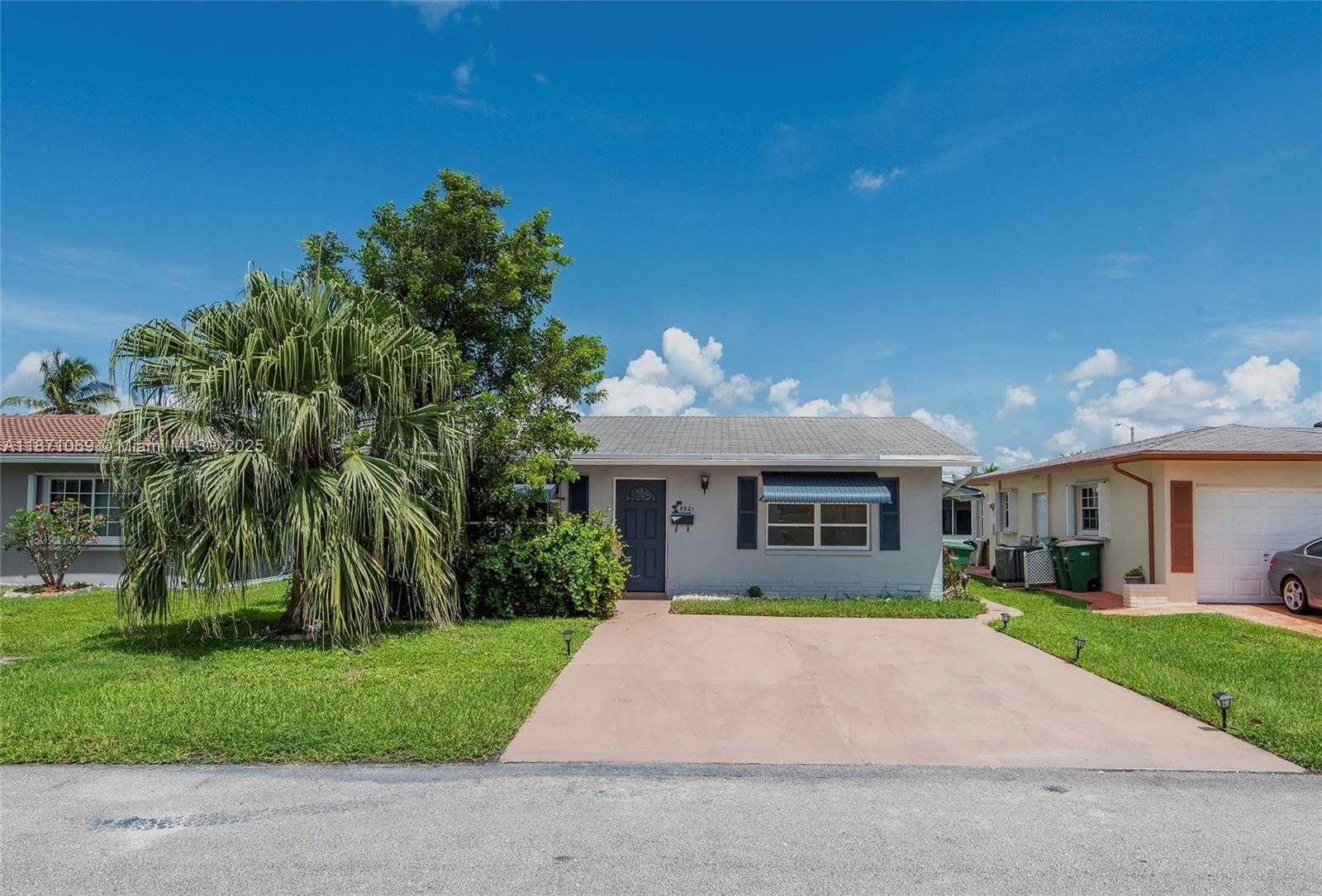Small Image of 8521 NORTH WEST 57TH CT, Tamarac Number 4