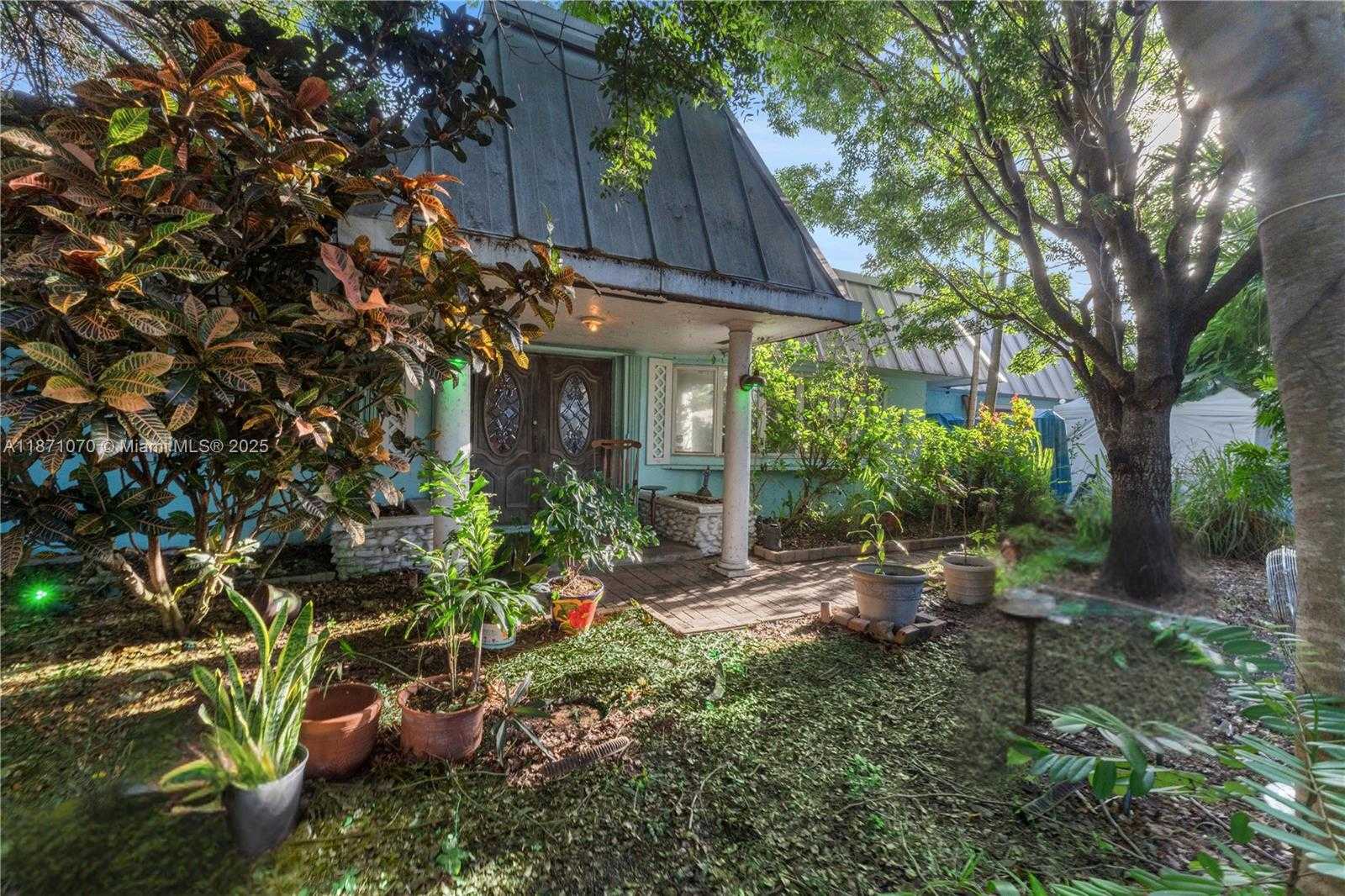 Small Image of 3260 LAKEVIEW DR, Pompano Beach Number 19