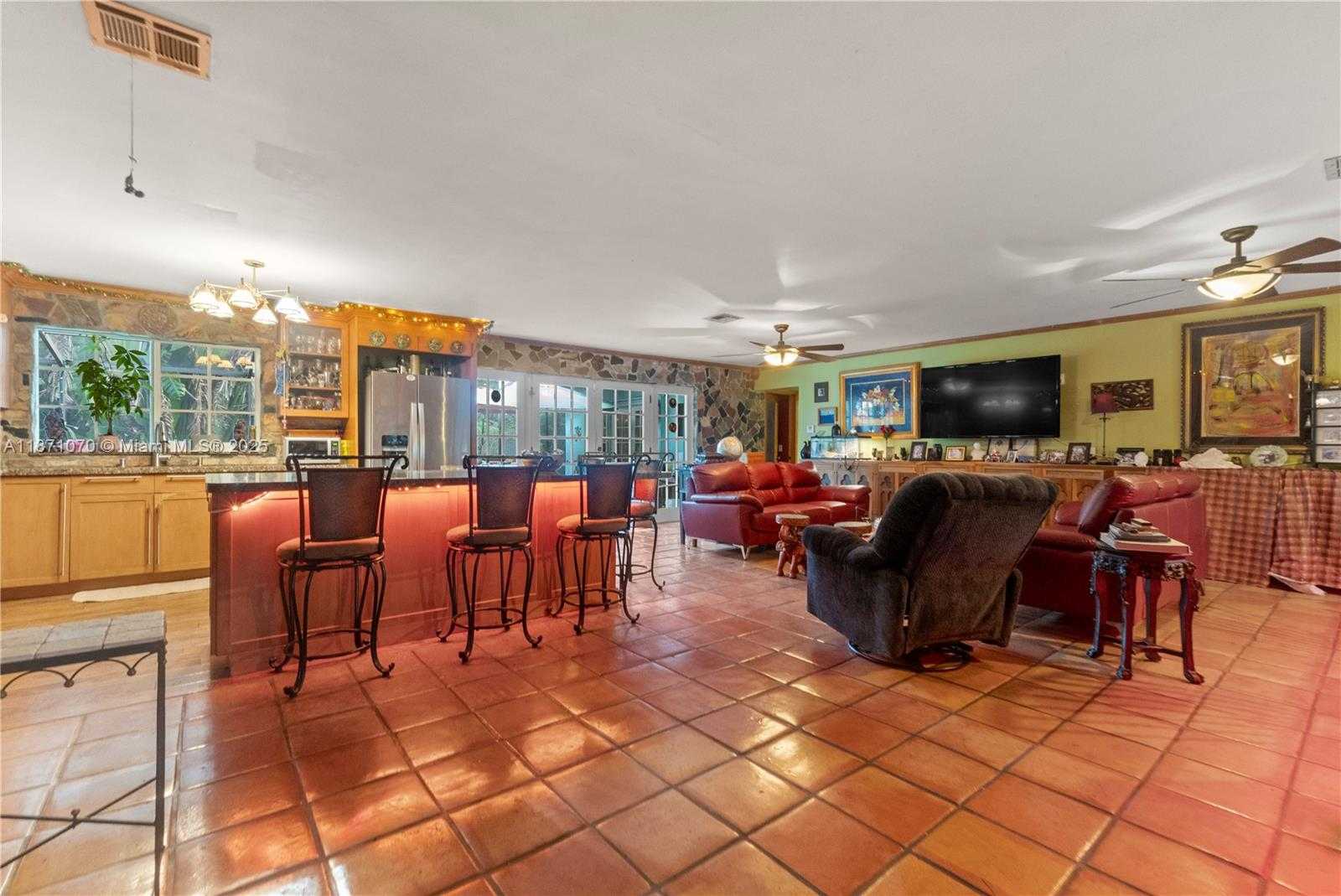 Small Image of 3260 LAKEVIEW DR, Pompano Beach Number 9