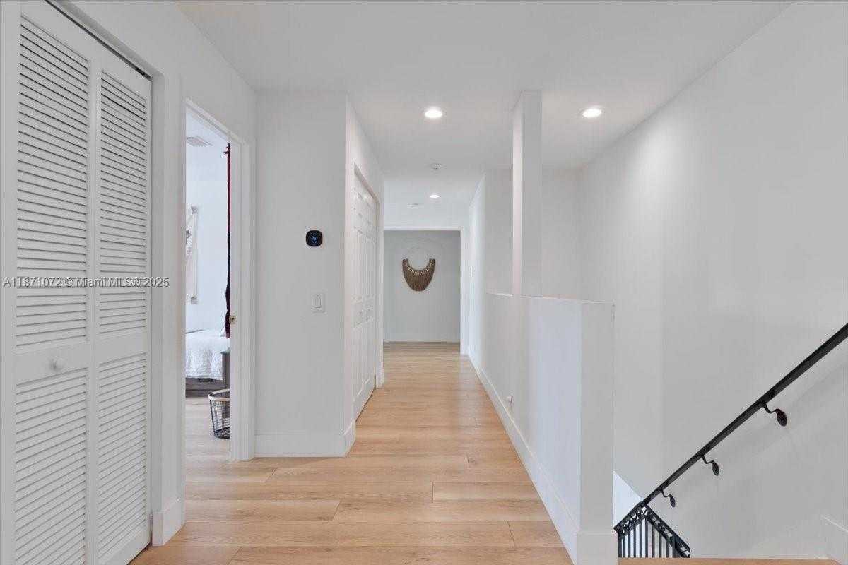 Small Image of 2547 HUNTERS RUN WAY, Weston Number 22