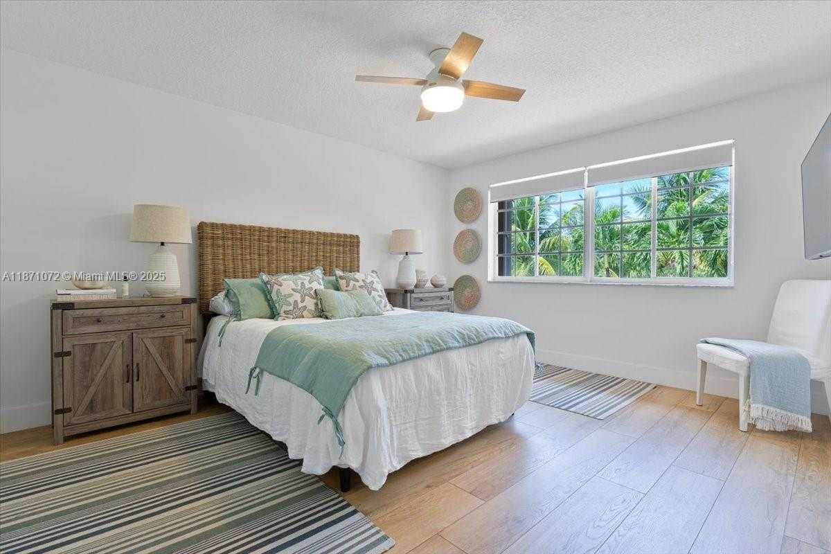 Small Image of 2547 HUNTERS RUN WAY, Weston Number 34
