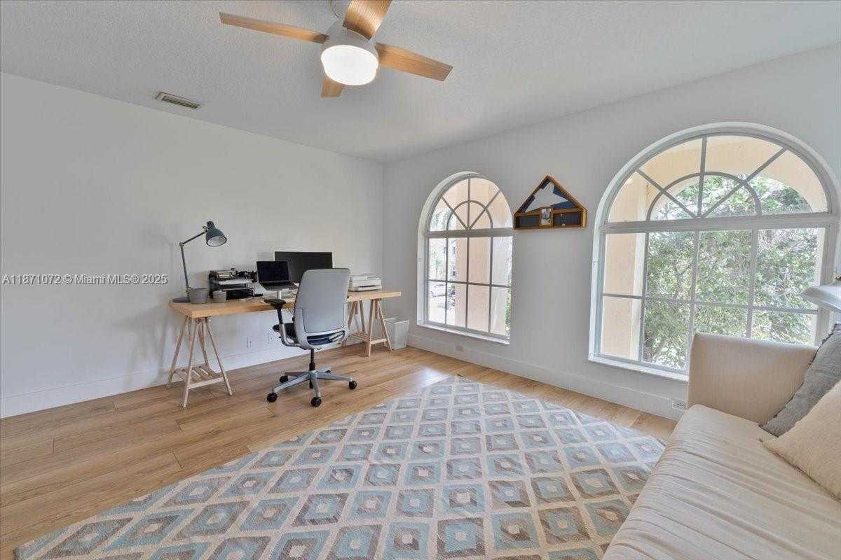 Small Image of 2547 HUNTERS RUN WAY, Weston Number 35