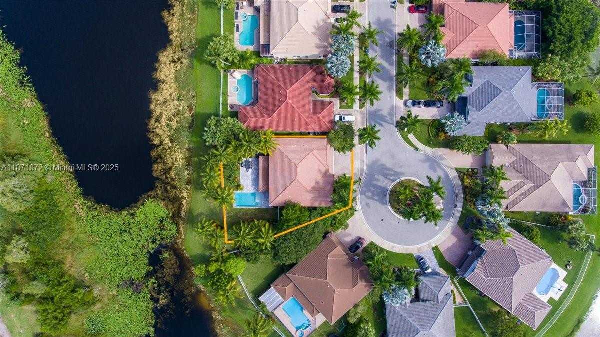 Small Image of 2547 HUNTERS RUN WAY, Weston Number 4