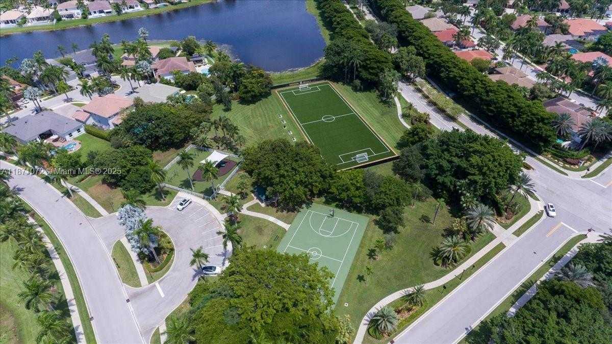 Small Image of 2547 HUNTERS RUN WAY, Weston Number 45