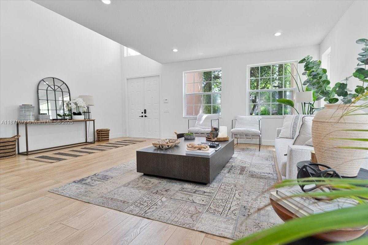Small Image of 2547 HUNTERS RUN WAY, Weston Number 5