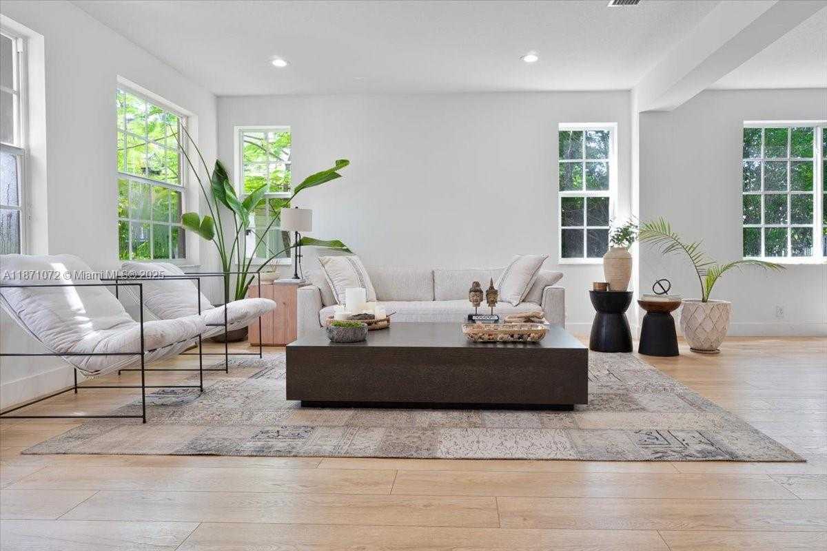 Small Image of 2547 HUNTERS RUN WAY, Weston Number 6